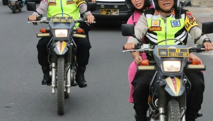Kapolres P. Siantar Dan Ketua Bhayangkari Tinjau Pospam Dan Posyan