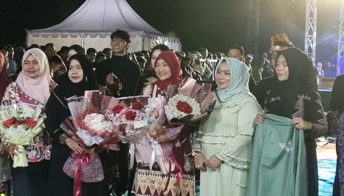 JSC Jadi Catwalk Batik Khas Aceh Besar