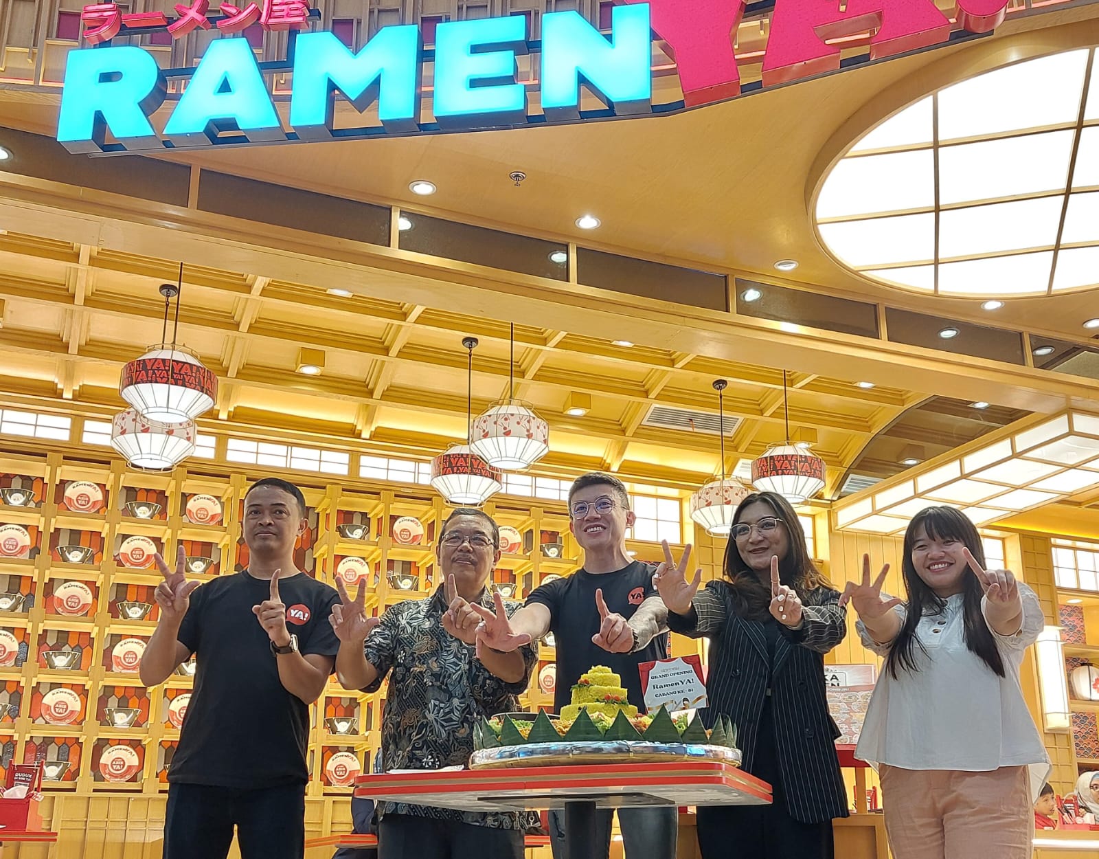 LAUNCHING Outlet RamenYa di Manhattan Times Square Medan pada Senin (25/12). Waspada/ist