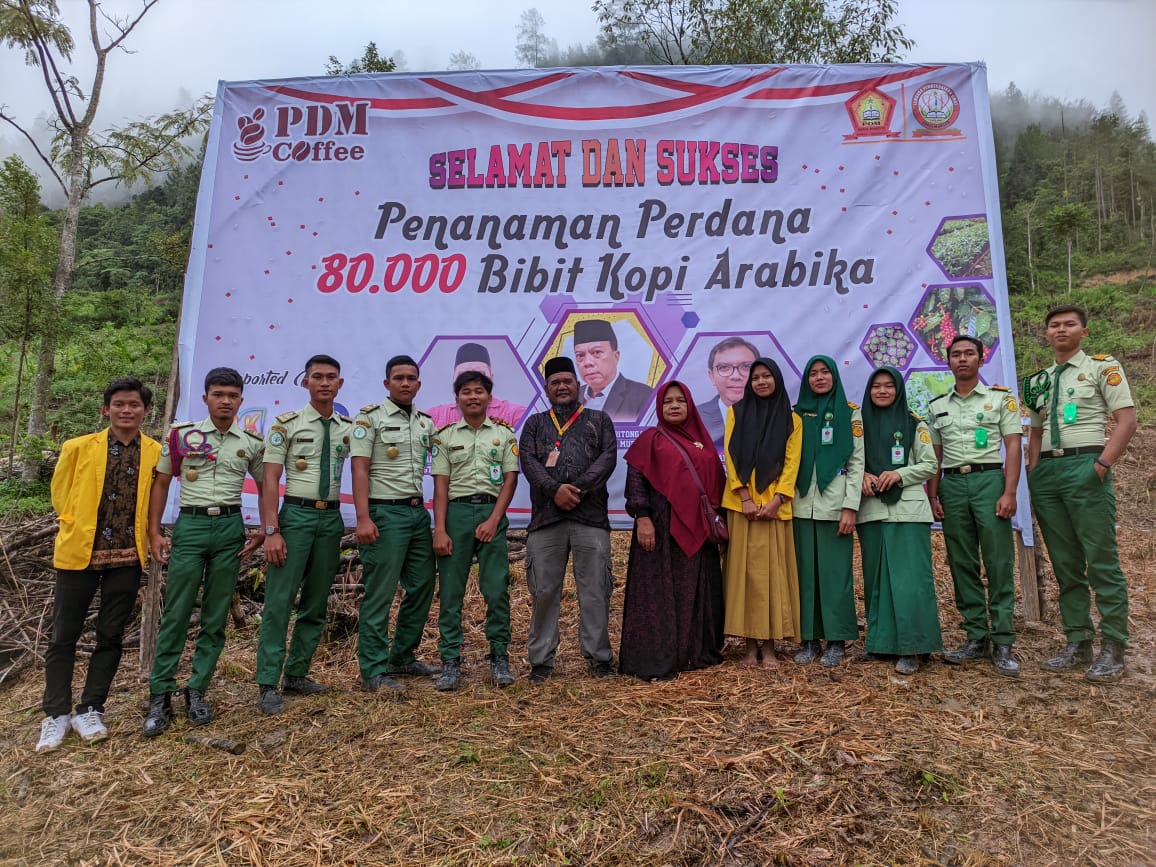 Mahasiswa Polbangtan Kementan Tanam 80 Ribu Bibit Kopi Di Sipirok