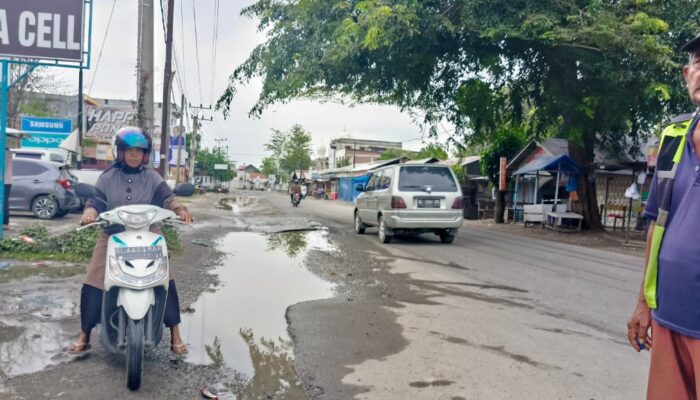 Hati-hati Melintasi Jalan Lingkar Keunire-Pulo Pisang, Inilah Kondisinya
