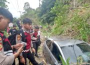 Jalinsum Tarutung-Sipirok Tertutup Longsor, 1 Mobil Tertimpa