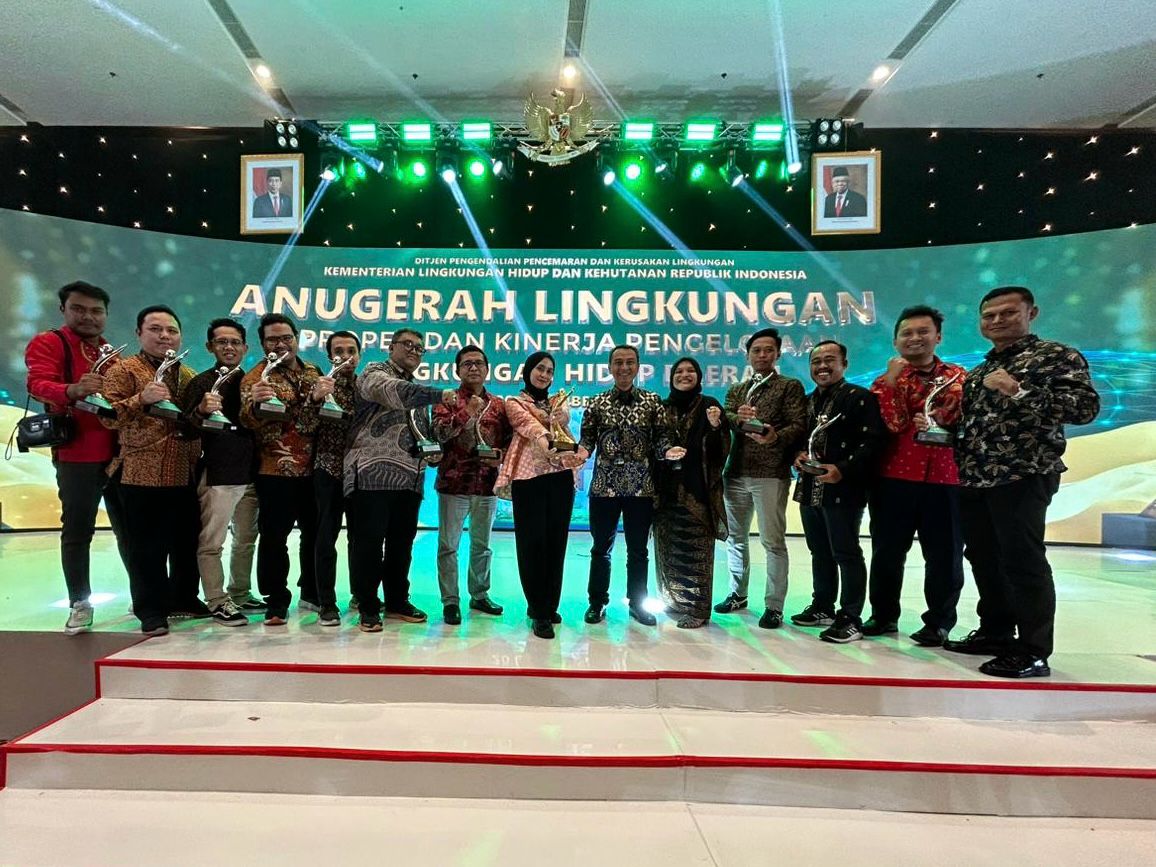 Pertamina melalui salah satu subholding Commercial & Trading, Pertamina Patra Niaga Regional Sumbagut, berhasil meraih penghargaan PROPER yang diselenggarakan oleh Kementerian Lingkungan Hidup dan Kehutanan (KLHK) di Hotel Bidakara, Jakarta.