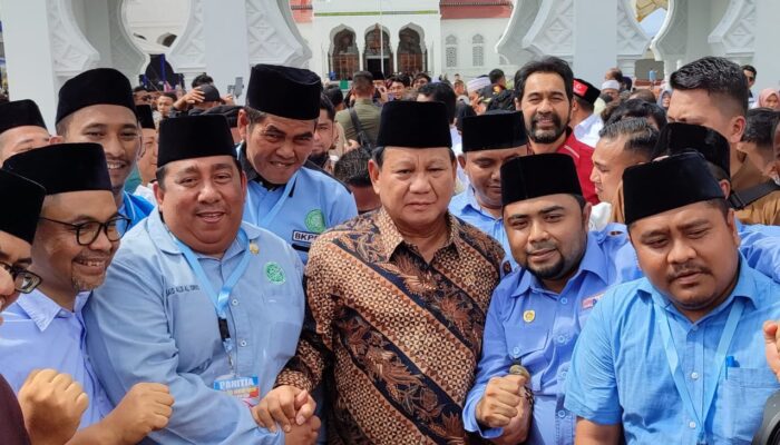 Relawan Gemuis Prabowo-Gibran Bersihkan Ribuan Masjid Se Indonesia