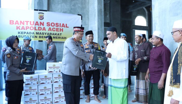 Kapolda Aceh Bantu Warga Bener Meriah