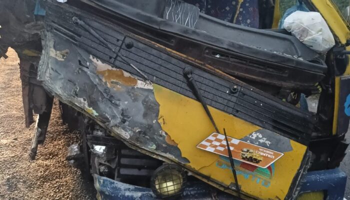 2 Bus Laga Kambing, 2 Luka Berat, 15 Luka Ringan