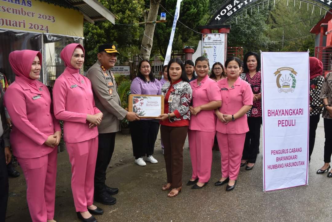 Kapolres Bersama Forkopimda Humbahas Cek Pospam Nataru