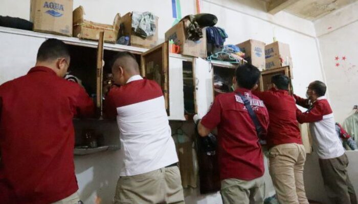 Tingkatkan Keamanan Akhir Tahun 2023, Lapas Tebingtinggi Razia Blok Hunian