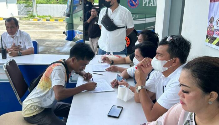 Polres P. Siantar Tes Urine Sopir Bus Angkutan Nataru