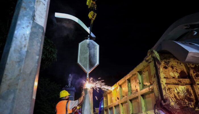 Pemko Medan Bongkar Lampu Jalan Proyek Penataan Lanskap Usai Pengembalian Uang Pembayaran Diterima