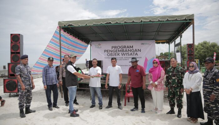 PLN Peduli Salurkan Bantuan Program Pengembangan Desa Wisata Pantai Merdeka