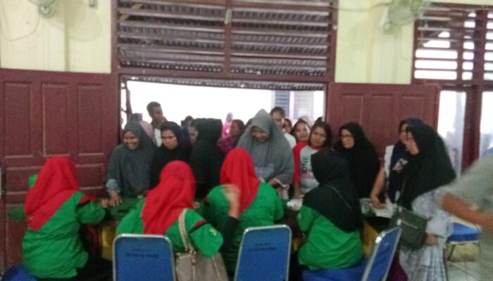 Meski Libur Nataru, Tim GPM Aceh Singkil Gelar Operasi Pasar Hingga Malam