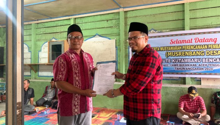 Pemkab Agara Salurkan 15 Paket BKB KIT Stunting