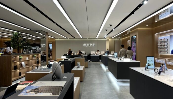 OPPO Hadirkan Experience & Service Store Terbesar dan Terlengkap Serta Pop Up Store Berkonsep Bandara di Delipark Medan