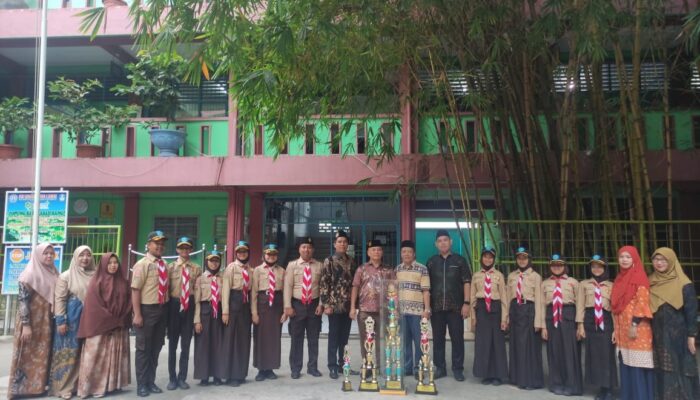 Juara Umum Pramuka Gala AFC 3, SMP Muhammadiyah I Pertahankan Piala Bergilir Ketua DPRD Kota Medan
