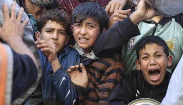 Tangis Anak-anak Palestina Di Pengungsian; Kelaparan