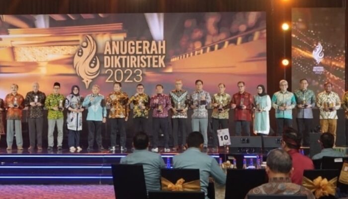 Ukrida Raih Gold Winner Anugerah Diktiristek 2023