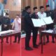 BUPATI/Wakil Bupati Batubara Zahir/Oky menyaksikan penandatanganan pengusulan pemberhentian masa jabatan 27 Desember 2023 oleh pimpinan dewan dalam rapat paripurna DPRD Kabupaten Batubara dan undangan yang hadir.Waspada/Iwan Has