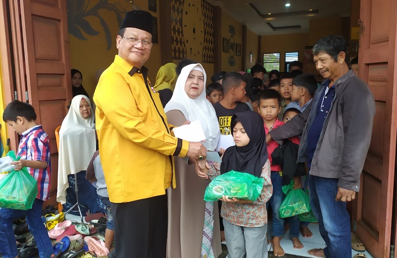 Peringati HUT, DPC Hanura Padangsidimpuan Santuni Anak Yatim