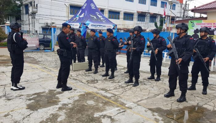 Jelang Nataru, Brimob Kompi 2 Aramiah Sterilisasi Gereja HKBP Langsa