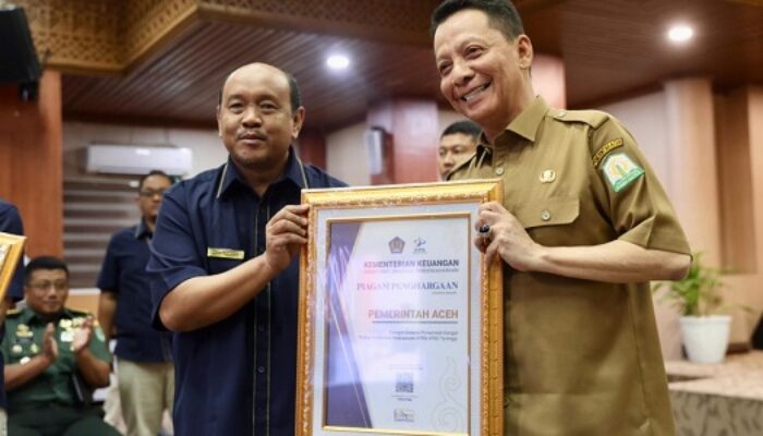 Kinerja APBA 2023 Positif, Pj Gubernur Terima Penghargaan Dari Kanwil DJPb Aceh