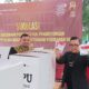KIP Kota Langsa simulasi pungut hitung suara, di SMPN 7 Langsa Gampong Simpang Wie, Kecamatan Langsa Timur, Kota Langsa, Minggu, (24/12). Waspada/Munawar