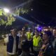 Tampak dalam gambar Pj. Wali Kota Sabang, Reza Fahlevi dan Kapolres Sabang, AKBP Erwan, SH, MH memantau suasana malam Natal bersama tim Operasi Lilin Seulawah, Minggu malam. (Waspada/ist)
