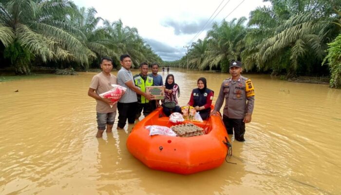 10 Kecamatan Dikepung Banjir 