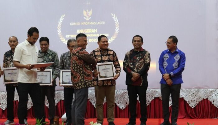 Pemkab Abdya Terima Penghargaan Keterbukaan Informasi Publik