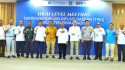 Wakil Bupati Simalungun H.Zonny Waldi saat mengikuti rakor High Level Meeting (HLM) TPID Kabupaten Simalungun, di ruang rapat Bank Indonesia cabang Pematangsiantar, Sumut, Rabu.(06/12).(Waspada/ist).
