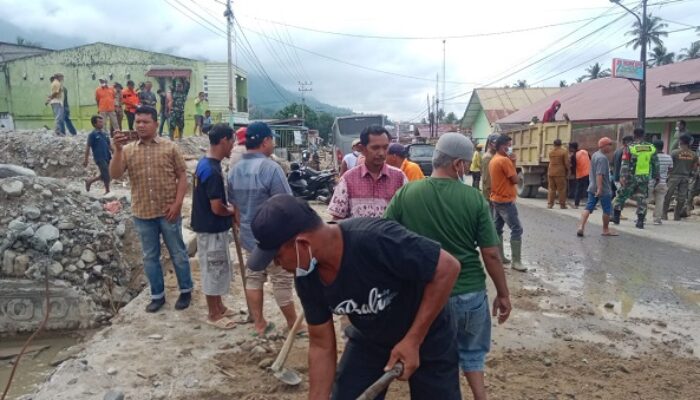BPBD, DLH Bersama Masyarakat Peduli Bencana Lakukan Aksi Gotroy