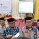 Kakanwil Kemenag Aceh Drs.H.Azhari bersama para Kepala Bidang (Kabid) diskusi bersama media terkait program prioritas Kemenag di Hotel Amel Conventions, Blang Oi, Meuraxa Banda Aceh, Kamis (07/12/23). (Waspada/T.Mansursyah)