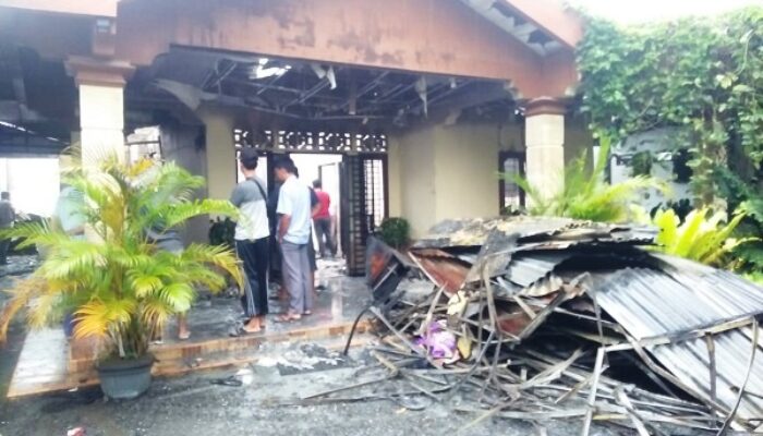 Rumah Terbakar, Camat Luka Bakar