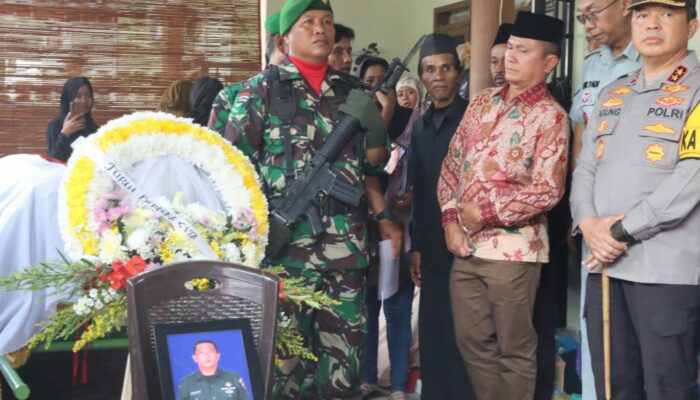 Kapolres P.Siantar Dampingi Kapoldasu Layat Babinsa Korban Kecelakaan