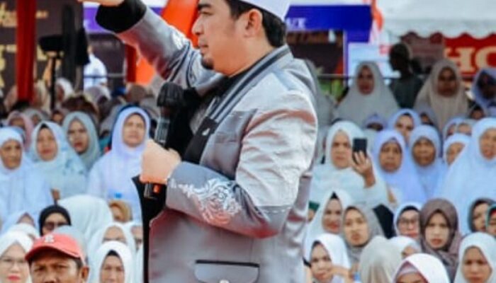HUT Ke-17 Batubara, Ustadz Solmed Isi Tausiah Di Dzikir Akbar