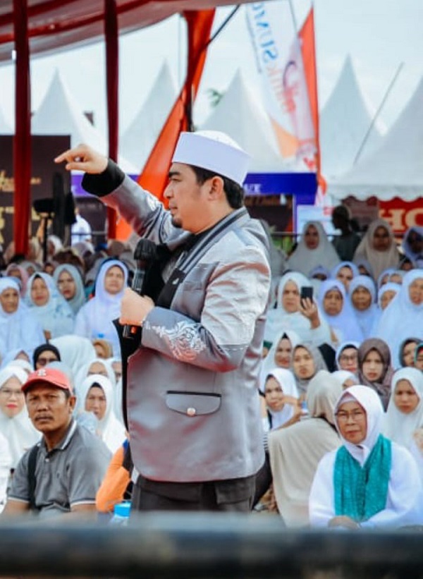 HUT Ke-17 Batubara, Ustadz Solmed Isi Tausiah Di Dzikir Akbar