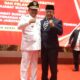 Ketua DPRK Aceh Tamiang, Suprianto, ST foto bersama Penjabat Bupati Drs Asra seusai prosesi pelantikan yang berlangsung Jumat (29/12) sore di Banda Aceh.
