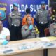 Kapolres Nias, AKBP Luthfi didampingi Wakapolres Nias, Kompol SK. Harefa serta Kasat Reskrim, AKP Iskandar Ginting saat memberikan keterangan pers terkait pembunuhan pengusaha telur di Gunungsitoli, Senin (4/12). Waspada/Bothaniman Jaya Telaumbanua