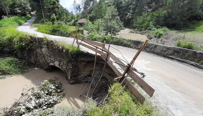 Camat Imbau Masyarakat Hati-Hati Melintasi 2 Jalan Di Pagaran Taput