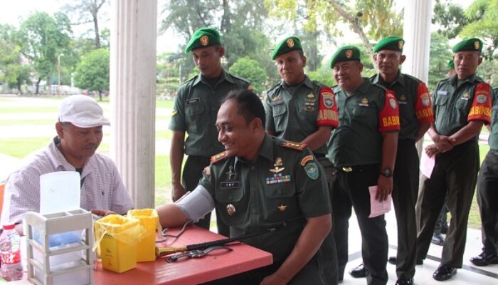 Kodim 0104/Atim Donor Darah Peringati Hari Juang TNI AD