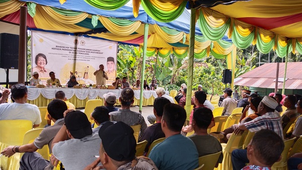 Anggota Komisi IV DPRRI HM Salim Fakhry saat menyampaikan sambutan. Waspada/Seh Muhammad Amin