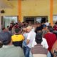 Masyarakat BPA Luat Aek Nabara menggelar aksi unjuk rasa meminta PT Barapala mengembalikan tanah ulayat Aek Nabara di Halaman Kantor SKPD Terpadu Sigala-gala, Rabu (13/12) (Waspada/Muhammad Satio)