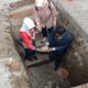 Wali Kota Susanti Dewayani (kiri) turut meletakkan batu pertama pembangunan pastoran dan aula Paroki Santo Laurentius Brindisi di komplek SD dan SMP Cinta Rakyat, Jl. Sibolga, Kota Pematangsiantar, Minggu (3/12).(Waspada-Ist).