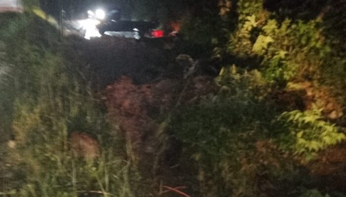 Jalinsum Pahae Jae Dan Pahae Julu Tertimbun Longsor, 1 Truk Jatuh Ke Jurang