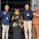 Wali Kota Pematangsiantar Susanti Dewayani (empat kiri) dan mendampingi Kadis Kominfo Johannes Sihombing menerima audiensi GM Enterprise dan Government PT Telkom Indonesia Suwito dan jajaran di ruang kerja Wali Kota serta pose bersama usai audiensi di depan Balai Kota, Jl. Merdeka, Senin (18/12).(Waspada-Ist).