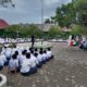 Siswa - siswi MTs Negeri 2 Aceh Tamiang, Kecamatan Seruway terlihat antusias mengikuti penyuluhan tentang bullying dan bahaya penyalahgunaan narkoba yang disampaikan Ketua Bhayangkari Cabang Aceh Tamiang Ny Dewi Yanis,Selasa (19/12).(Waspada/Yusri).