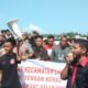 Warga beberapa kecamatan di Aceh Utara melalukan aksi unjuk rasa dk depan kantor bupati menuntut Pemkab setempat menolak menerima kehadiran imigran Rohingya. Waspada/Maimun Asnawi