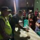 Polres Simalungun dipimpin Kasat Narkoba AKP Adi Haryono menggelar razia gabungan di beberapa tempat hiburan malam dan cafe, di Jalan Asahan, Sabtu (16/12) malam.(Waspada/ist).