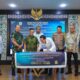 Pj.Wali Kota Banda Aceh Amiruddin bersama forkopimda menandatangani seruan bersama menyambut tahun baru masehi 1 Januari 2024, di pendopo wali kota Jumat (22/12/23). (Waspada/T.Mansursyah)