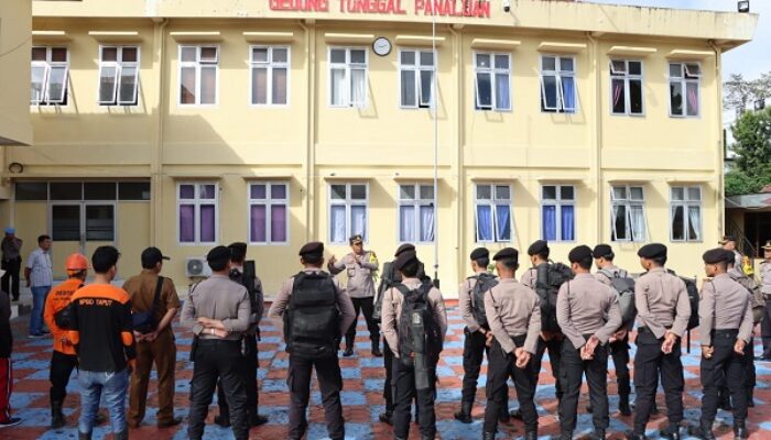 Polres Taput Bantu Pencarian Korban Banjir Bandang Di Baktiraja